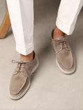Hellbeige