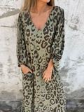 Khaki mit Leopardenmuster